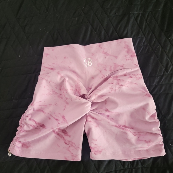 Bombshell toggle shorts - Picture 2 of 3